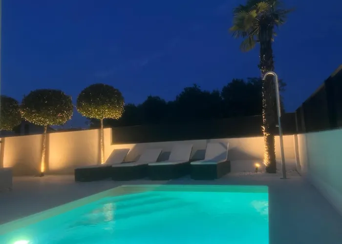 Verana With Pool