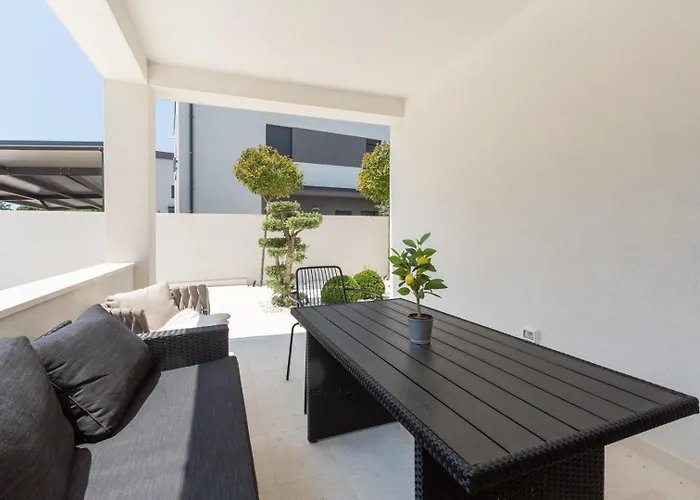 Villa Verana With Pool