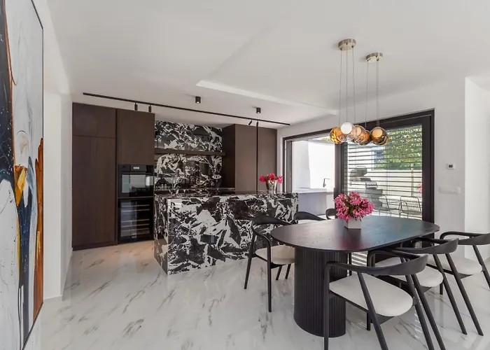 Verana With Pool Villa