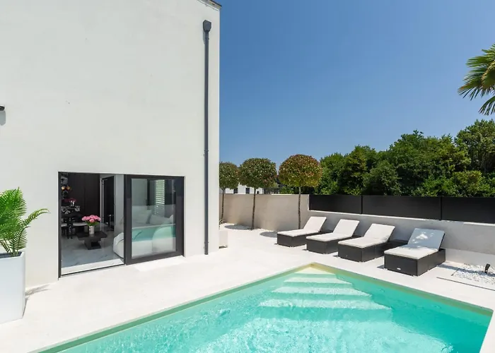 Verana With Pool * Savudrija