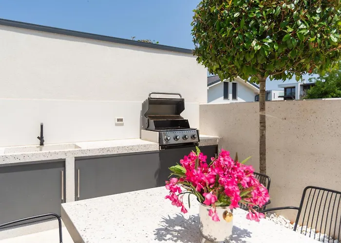 Verana With Pool 사부드리자