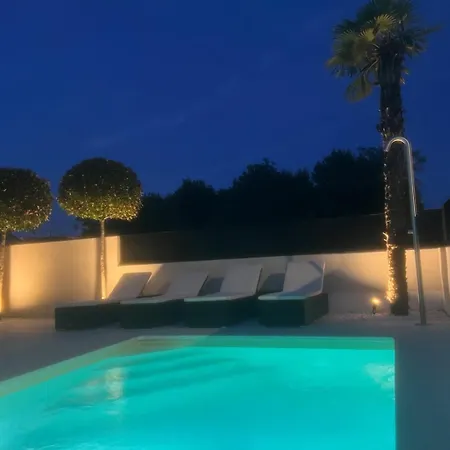 Verana With Pool