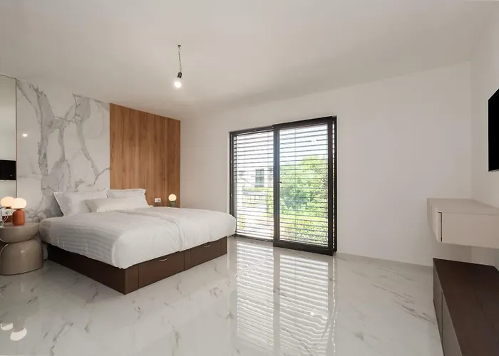 Βίλα Verana With Pool *